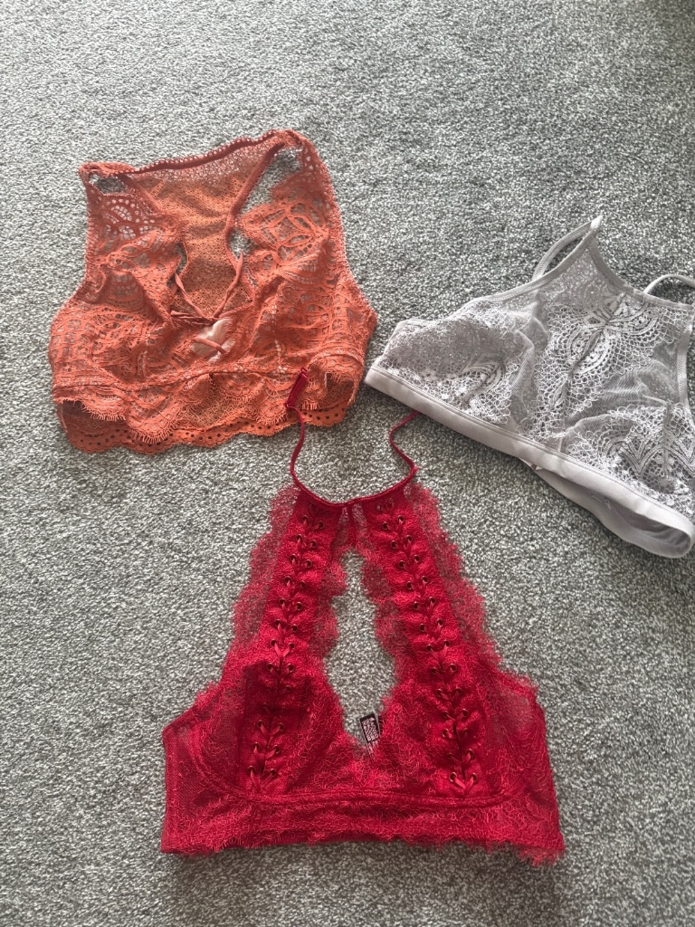 Victoria’s Secret bras red mauve size small rust size XS